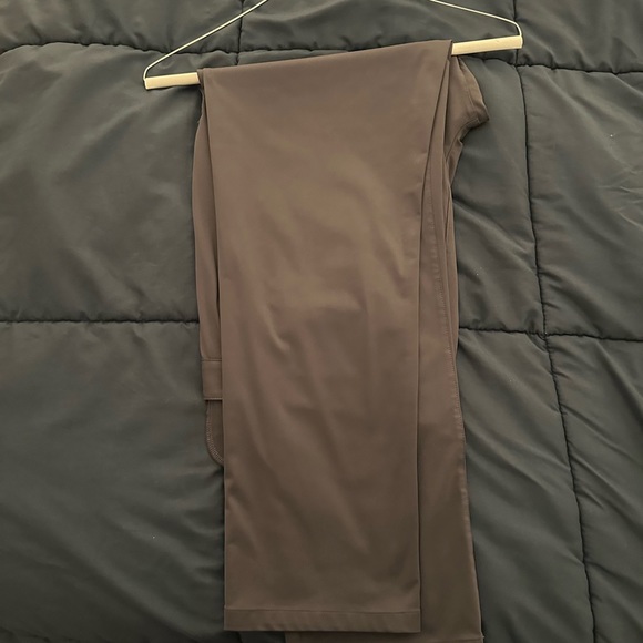 Men’s Rhone Slim Commuter Pant, Dark Grey, 32x30 - Picture 3 of 5